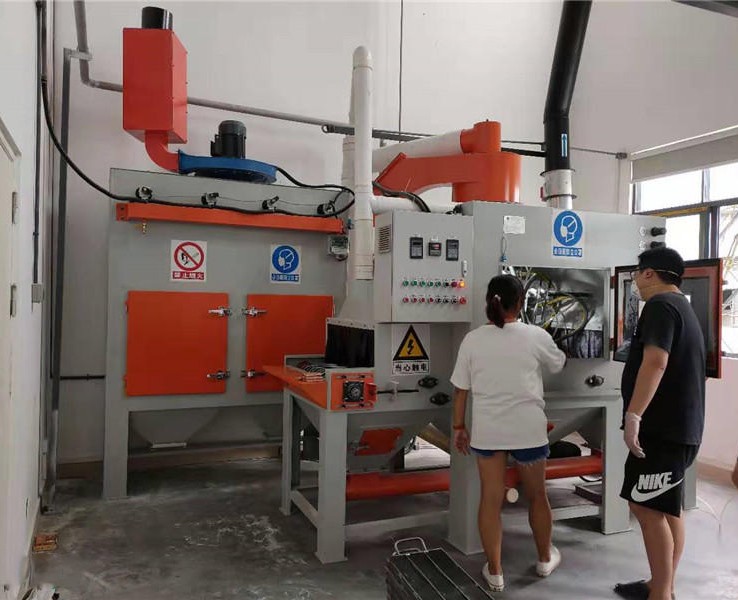 無塵噴砂機(jī)除銹多少錢一臺？如何選擇合適的無塵噴砂機(jī)？